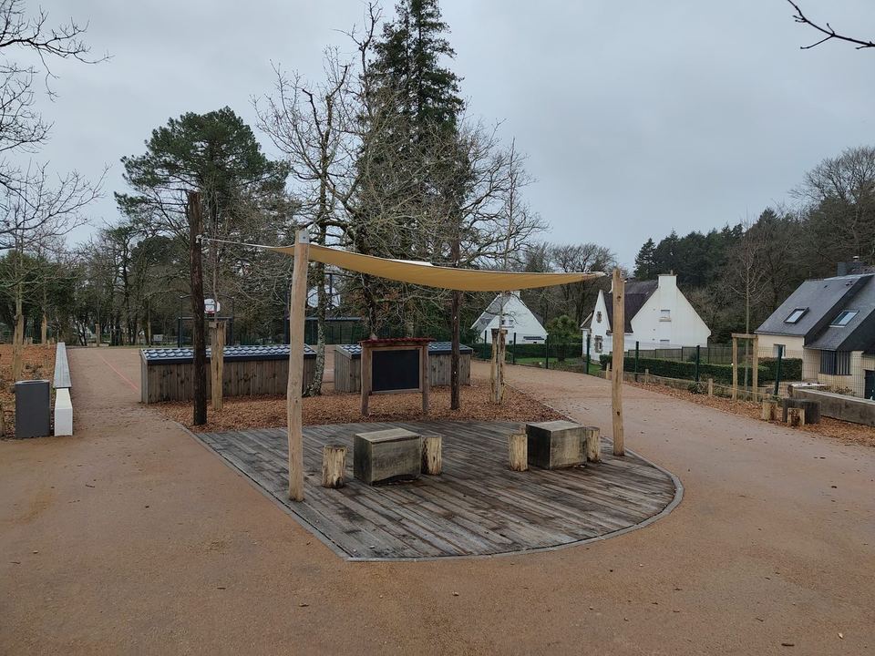 Caudan, Diversifier l'école — École J. Verne : vue 4