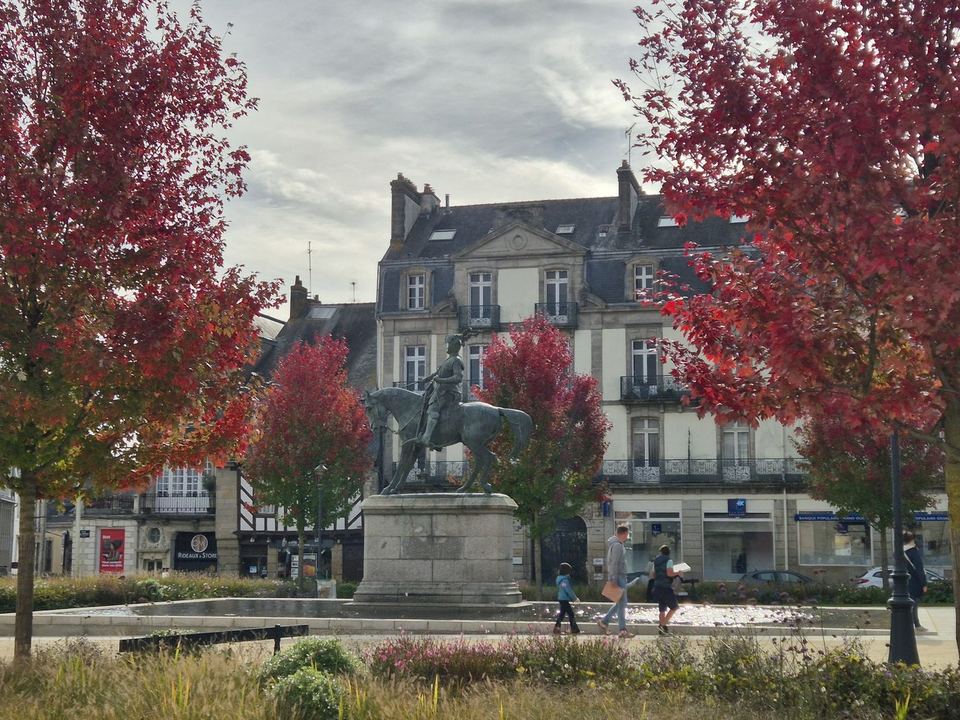 Vannes, La fontaine de l'Hôtel de Ville : vue 5